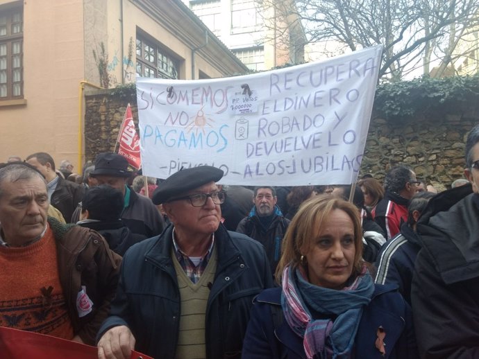 Imagen de la concentración a favor del sistema público de pensiones en Oviedo.