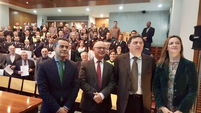 Foto/ Entrega De Las Acreditaciones Del Curso De Mediadores