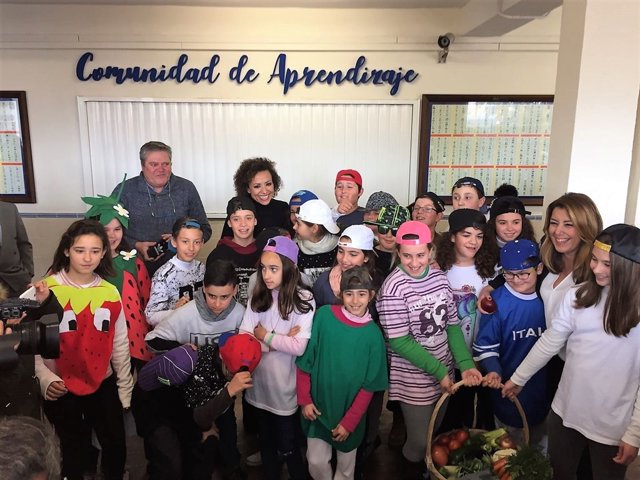 Susana Díaz en visita al colegio la Algaida en Sanlúcar (Cádiz)