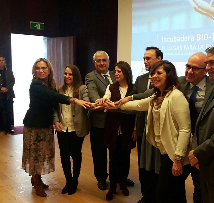 Las autoridades unen esfuerzos por la incubadora biotecnológica