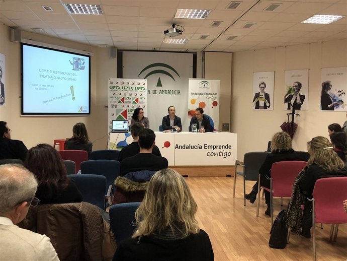 1 Foto Junta (Jornada Ley Reforma Trabajo Autónomo)