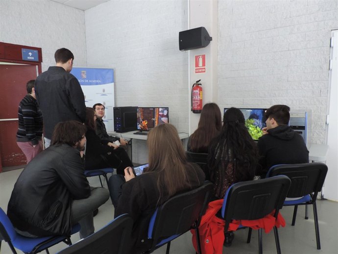 El Pabellón Moisés Ruiz acoge una jornada sobre creación de videojuegos.