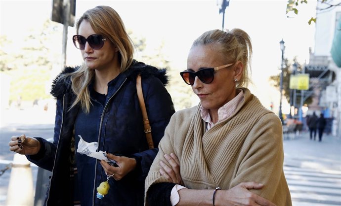 Alba carrillo y lucia pariente