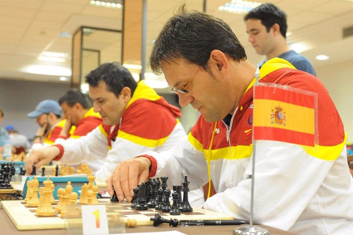 Banco Santander impulsa la preparación de los ajedrecistas ciegos en colaboració