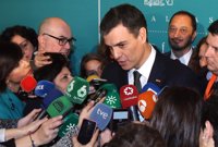 Pedro Sánchez critica las repatriaciones de la División Azul mientras "no hay dinero" para exhumaciones en España