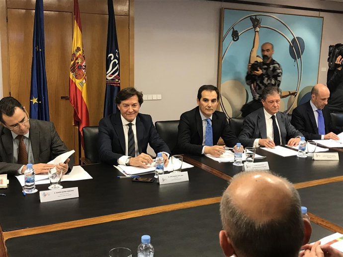 Interior, LaLiga, la RFEF y la UEFA estudian medidas para acabar con la violenci