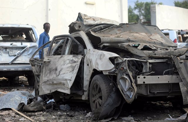 Coche utilizado en un atentado suicida en Mogadiscio (Somalia)