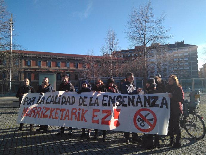 Protesta de los sindicatos de Educación de Navarra