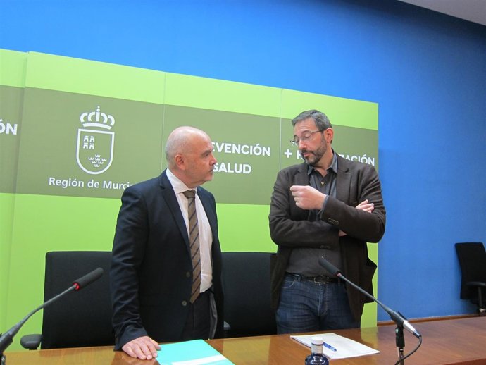  Asensio López, A La Derecha,Durante La Rueda De Prensa