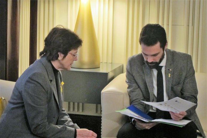 Encuentro del pte.R.Torrent con la pdta.De la Taula del Tercer Sector F.Alsina