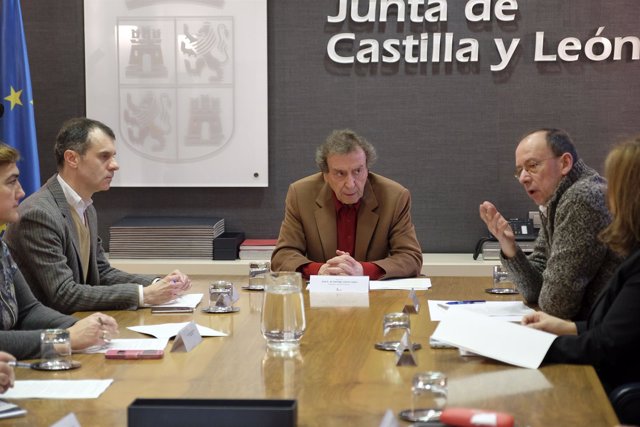 De Santiago-Juárez preside la reunión
