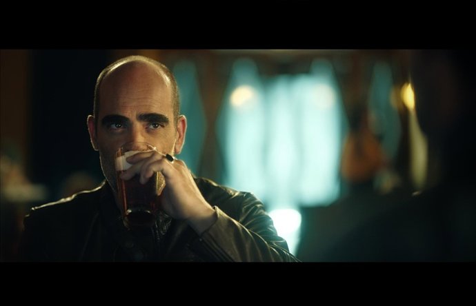 Luis Tosar protagoniza la nueva campaña de Voll-Damm