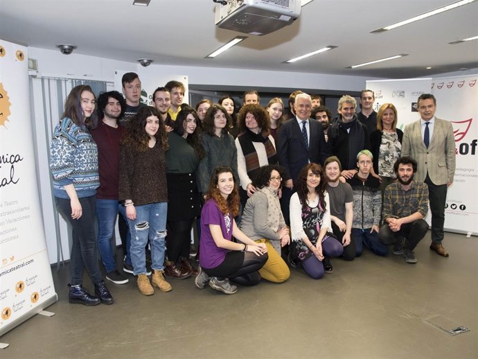 Ceniceros, con los jóvenes