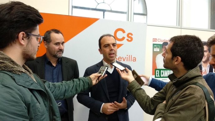 Arenas, a la izquierda de la imagen