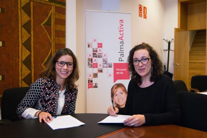 Firma del protocolo entre PalmaActiva y Thomas Cook