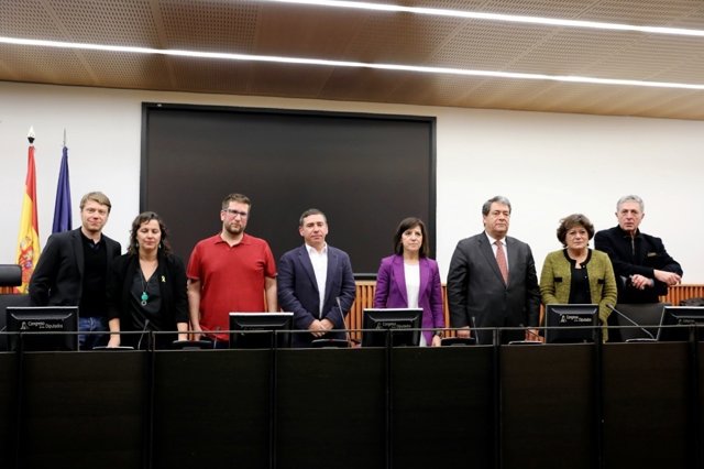 Miguel Urbán con eurodiputados que visitarán el Valle de los Caídos