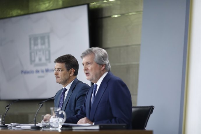 Roda de premsa d'Iñigo Méndez de Vigo i Rafael Catalá després del Consell