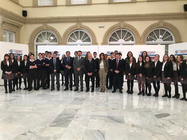 Los Colegios Altaduna y Saladares celebran su 25º aniversario en Diputación.