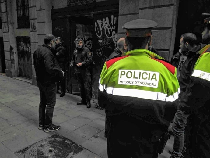 Operació de Guàrdia Urbana de Barcelona i Mossos d'Esquadra en el Raval
