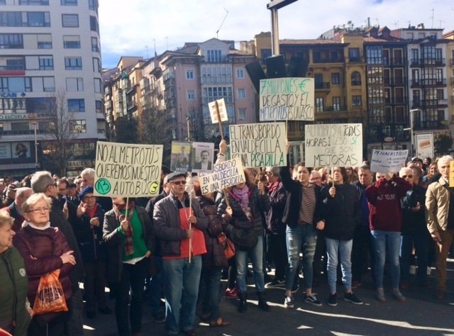 Concentración contra el Metro TUS
