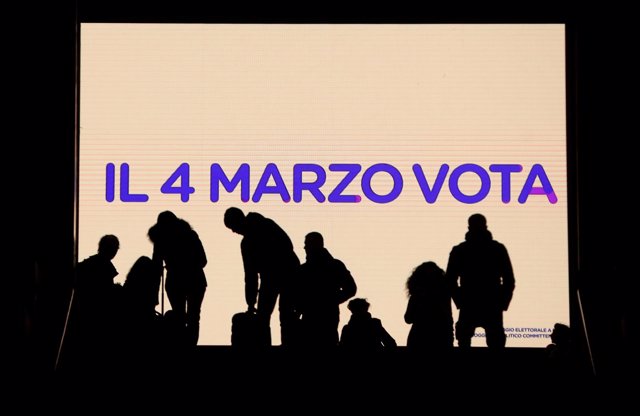 Cartel promoviendo las elecciones parlamentarias en Italia