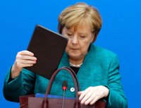 Merkel aplaude el "claro" resultado del referéndum para trabajar con el SPD "por el bien de Alemania"