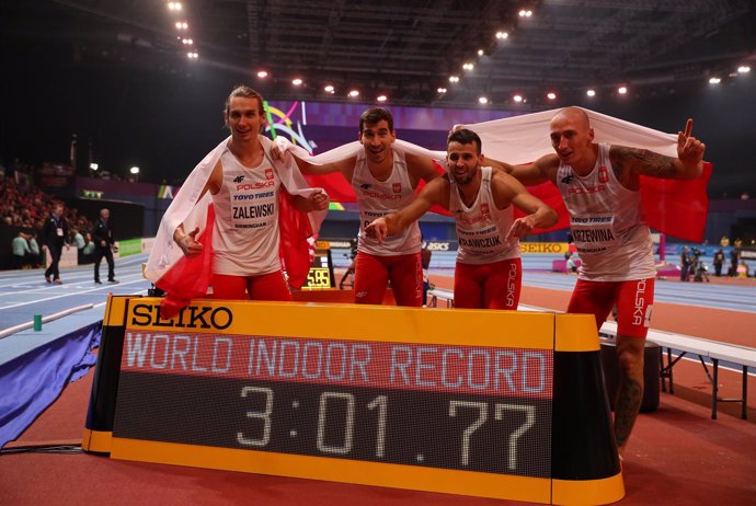 Polonia bate el récord del mundo 'indoor' del 4x400