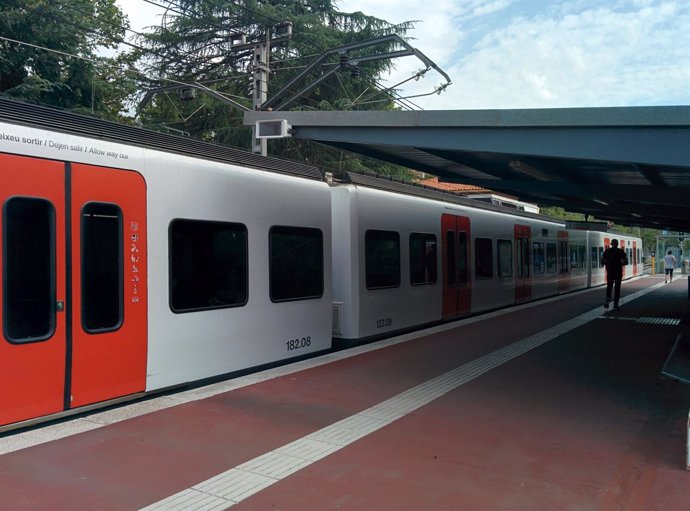 Tren de FGC, Ferrocarrils de la Generalitat de Catalunya.