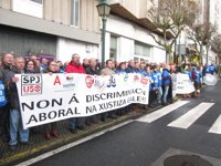 Trabajadores de justicia se concentran ante el Parlamento y avisan a Rueda de que no darán "ni un paso atrás"