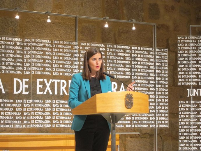 La portavoz de la Junta de Extremadura, Isabel Gil Rosiña                