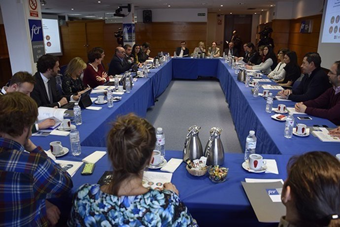 Participantes en la presentación del estudio
