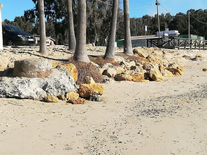 Estado de la playa de Palmones tras el temporal