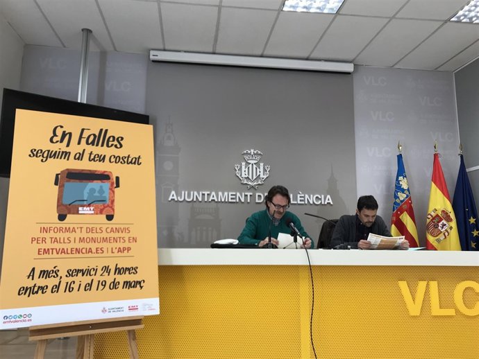 Giuseppe Grezzi y Josep García Alemany presentan el servicio de EMT en Fallas