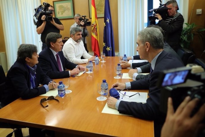 Reunión de Juan José Cortés y Carlos Quer con el PP en el Congreso