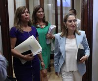 Ana Pastor convoca dos actos el 8 de marzo en el Congreso y Unidos Podemos ya avisa que no irá por la huelga