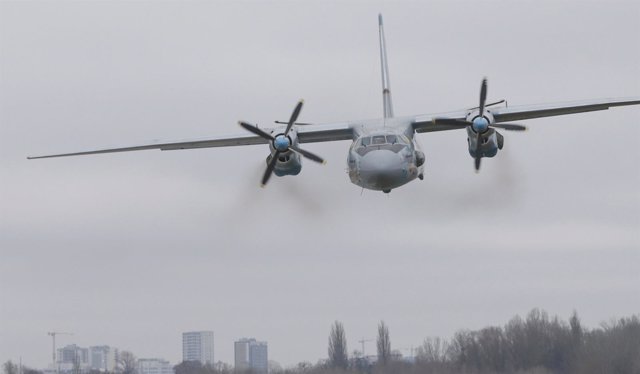 Avión militar Antonov AN-26 