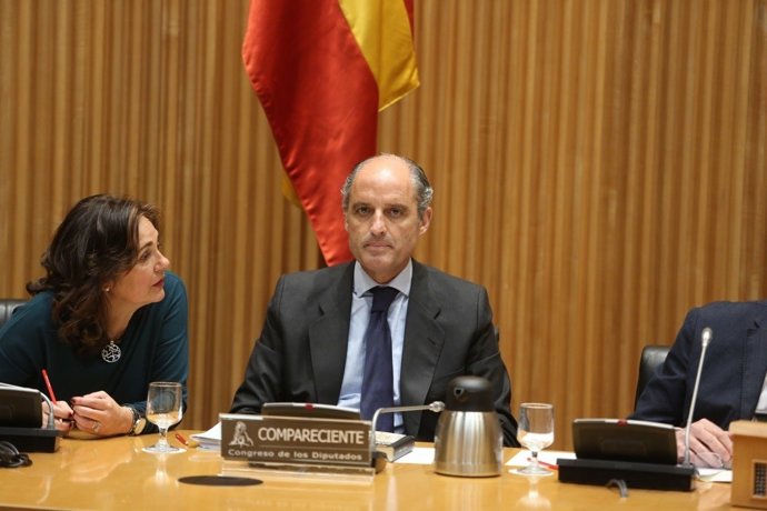 Camps compareix en la comissió sobre el finançament il·legal del PP