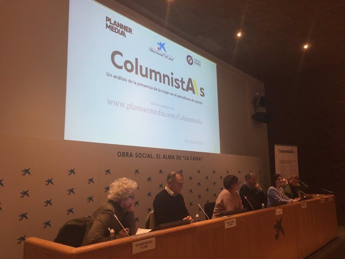 Periodistas en la presentación del informe ColumnistAs