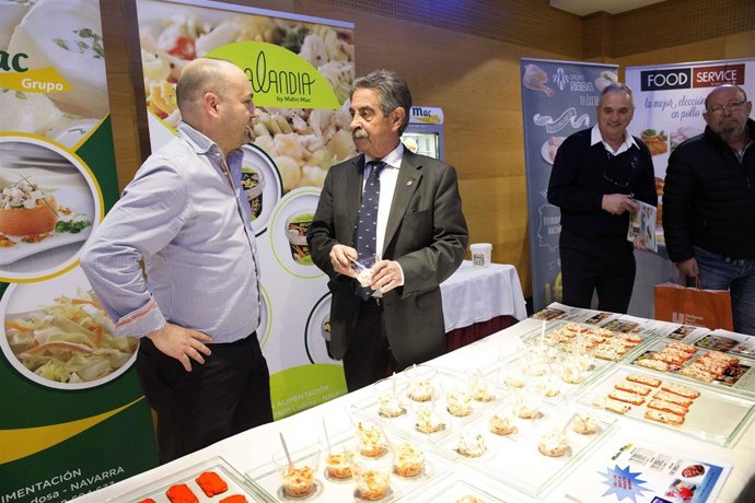 El presidente de Cantabria, Miguel Ángel Revilla, en la feria 