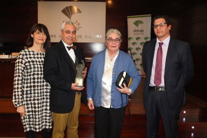 Fundación Unicaja Entrega El Premio Unicaja De Novela Fernando Quiñones Y Refuer