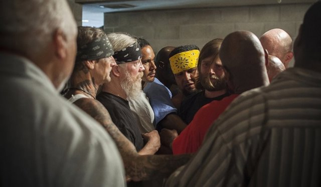 The Work, Almas entre rejas 