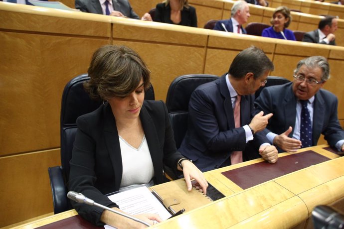 Santamaría comparece en el Senado 
