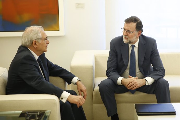 Mariano Rajoy recibe en la Moncloa a Juan José Imbroda