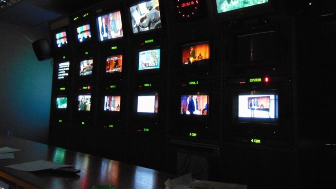 Recurs IB3, televisió, plató