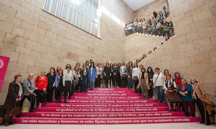 Ayuntamiento de Logroño acto mujeres