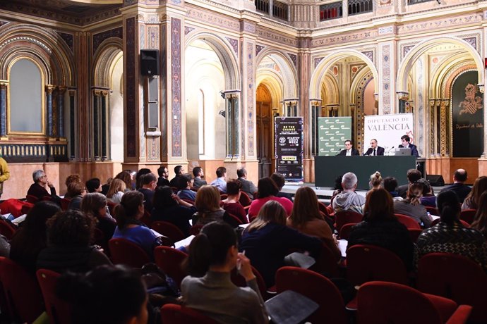 Jornada de Iberdrola en València para exponer las novedades del bono social