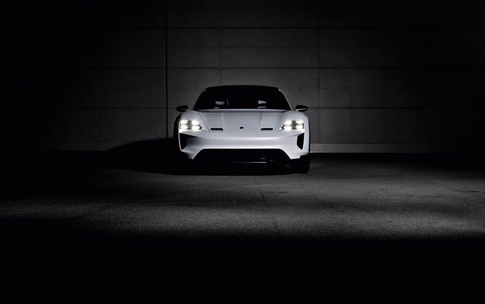 Nuevo prototipo de Porsche Mission E Cross Turismo