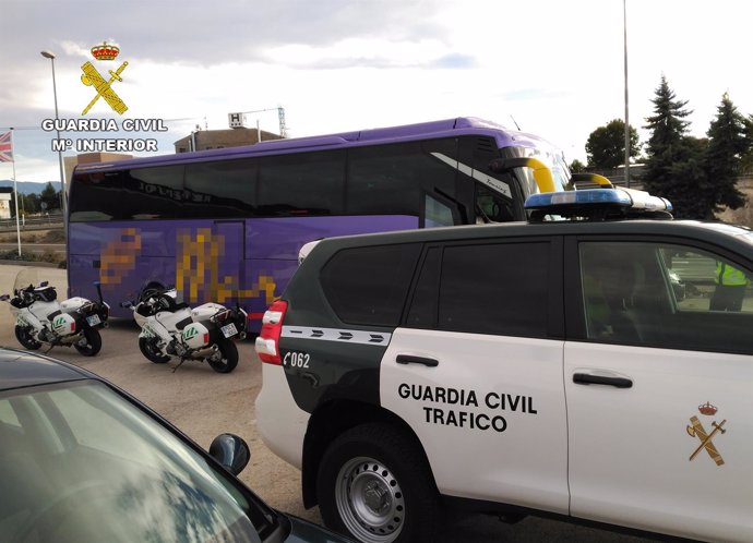 Autobús interceptado por Guardia Civil
