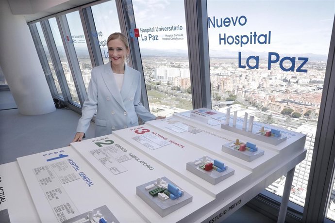 Cifuentes Presenta El Proyecto Del Nuevo Hospital La Paz
La Presidenta De La Com