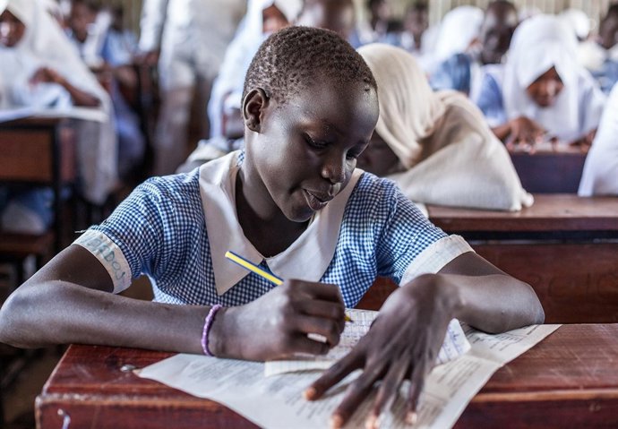 Una niña refugiada en el campo de Kakuma